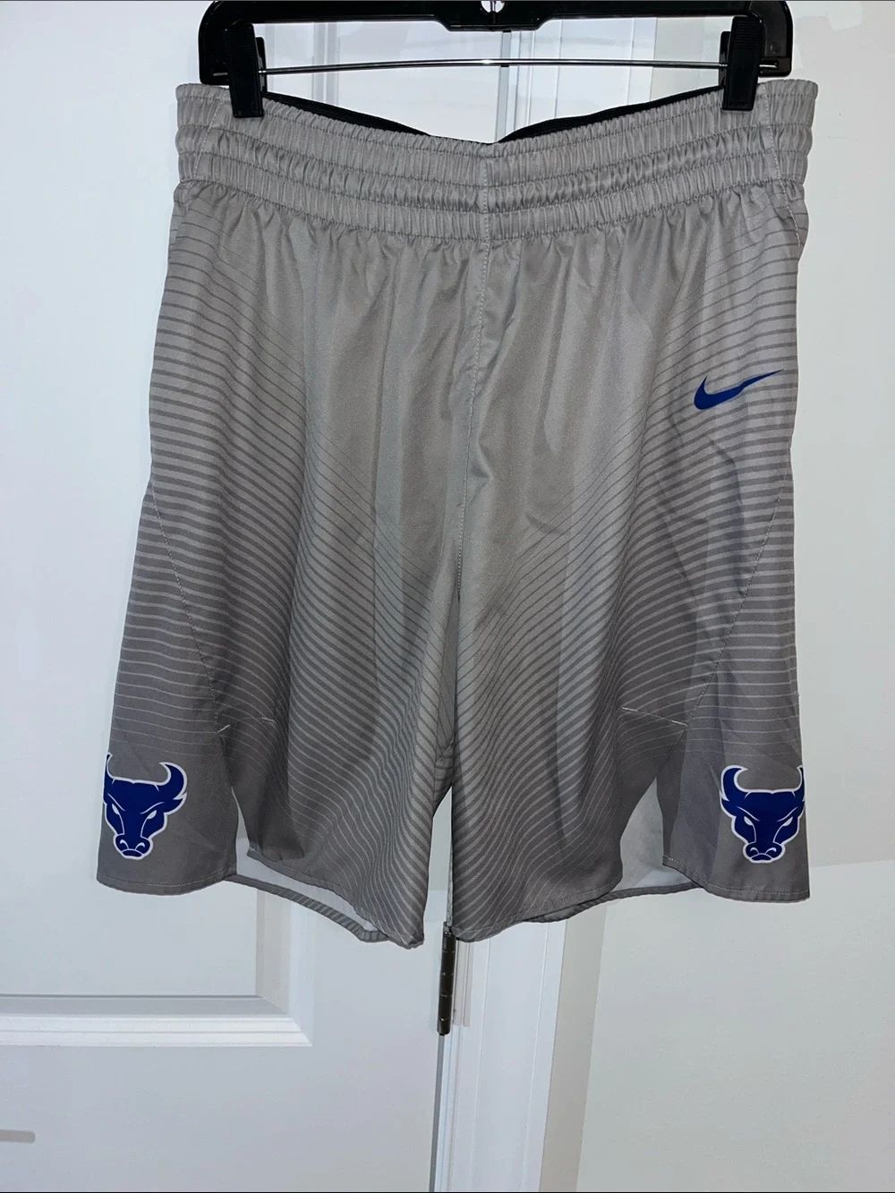 University of Buffalo Bulls, Nike gray online workout gym shorts no pockets